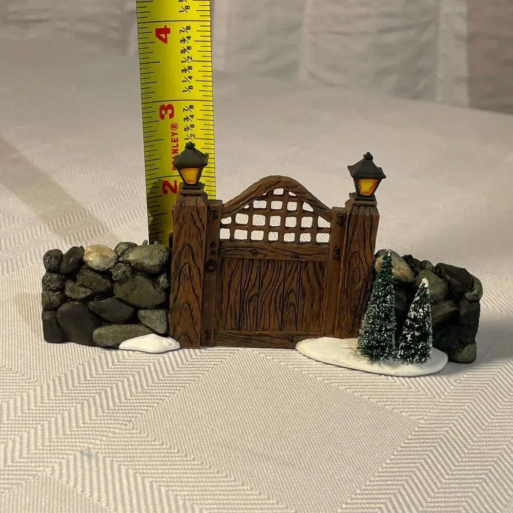 Dept 56 Fieldstone Entry Gate #52718 Village Accessory 1998 Retired Boxed